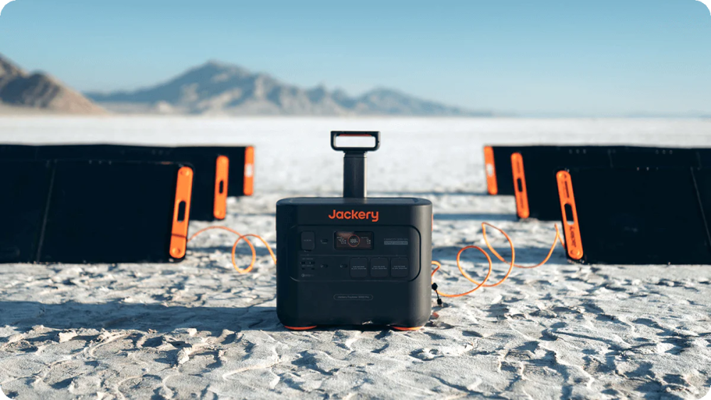 Jackery Explorer 3000 Pro se solárním panelem